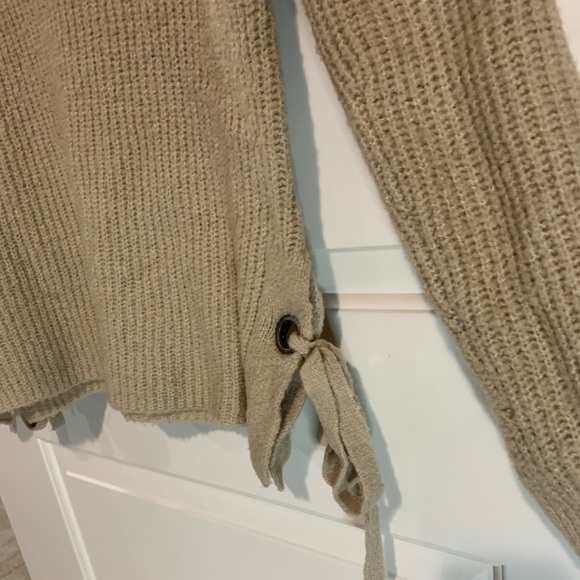 Medium Tan women’s sweater, boho style, P2P 20, Preloved in great condition - Picture 4 of 5